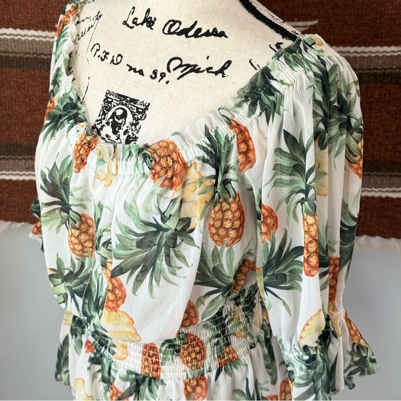 L’AGENCE Aubriella Off-Shoulder Blouse in Vintage Pineapple - Picture 5 of 11